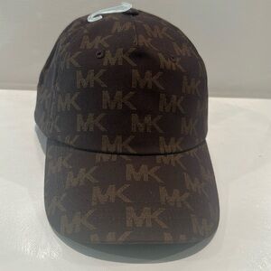 NWT Michael Kors Signature fabric Chocolate brown cap with adjustable ba…